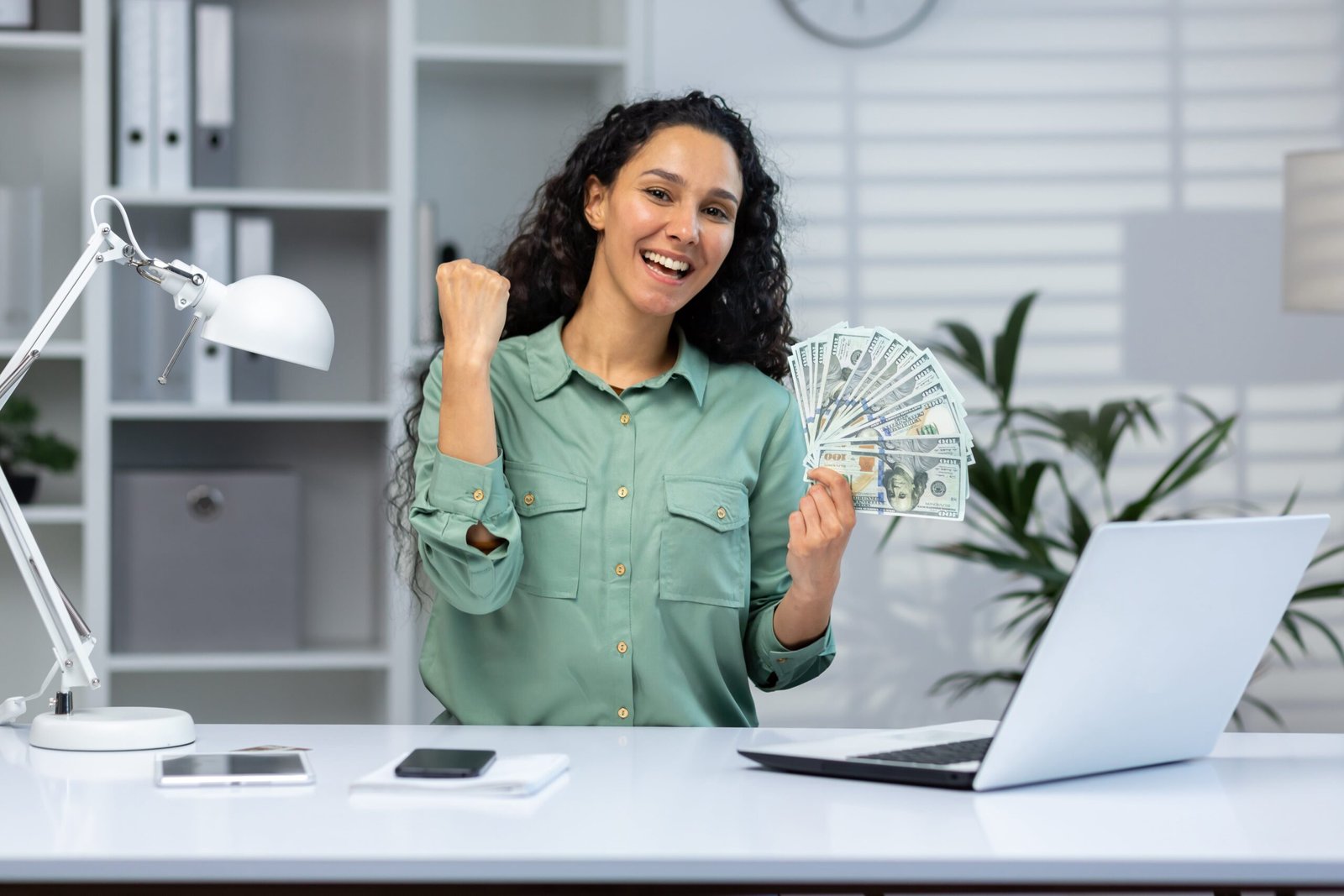 Skip College, Earn Online: How to Build Wealth Without a Degree!